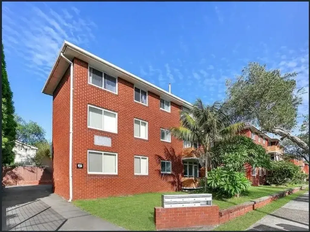Bright & Updated Three-Bedroom Apartment in a Convenient Hillsdale Location
