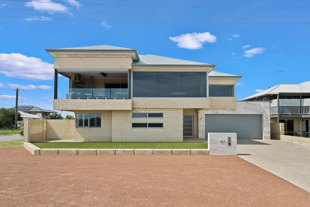 San Remo 4कमरा A bespoke beachfront residence with uninterrupted ocean views.