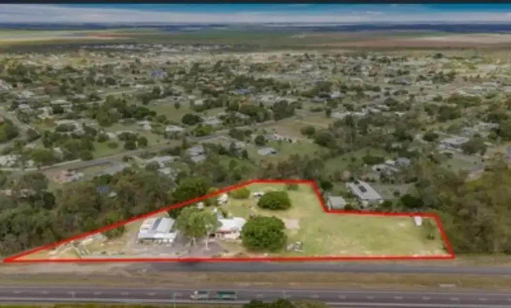 Branyan 6ห้องนอน Tropical Sun - Dual Living acreage - Renovated Queenslander - Home Business Compliant