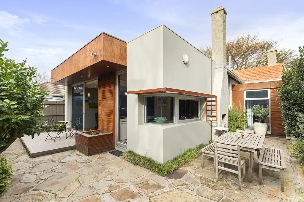 Elwood 3कमरा Architecturally Enhanced Period Charm in a Prime Elwood Location