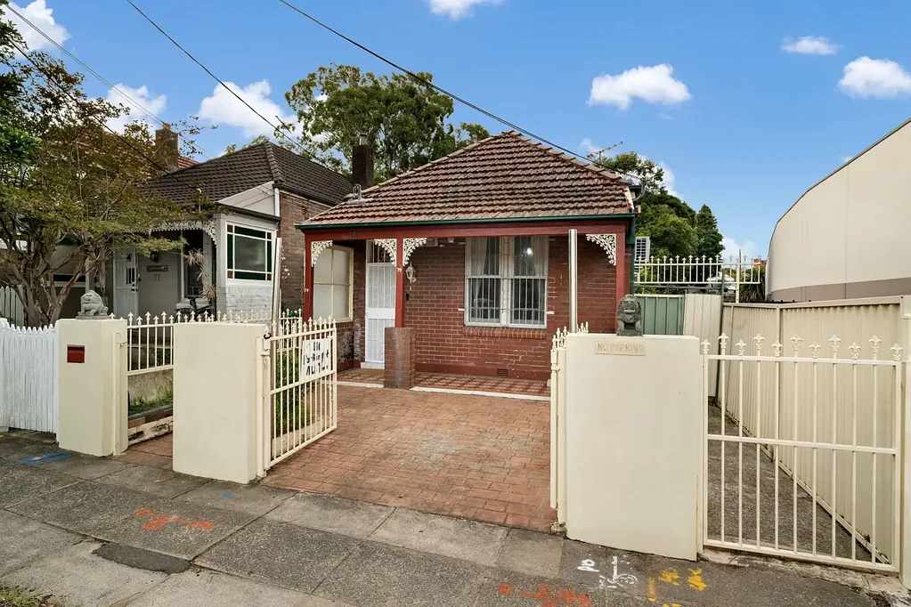 Marrickville 4房 轻松舒适的所有要素——附赠客用工作室 All the elements for easy comfort - with bonus guest studio