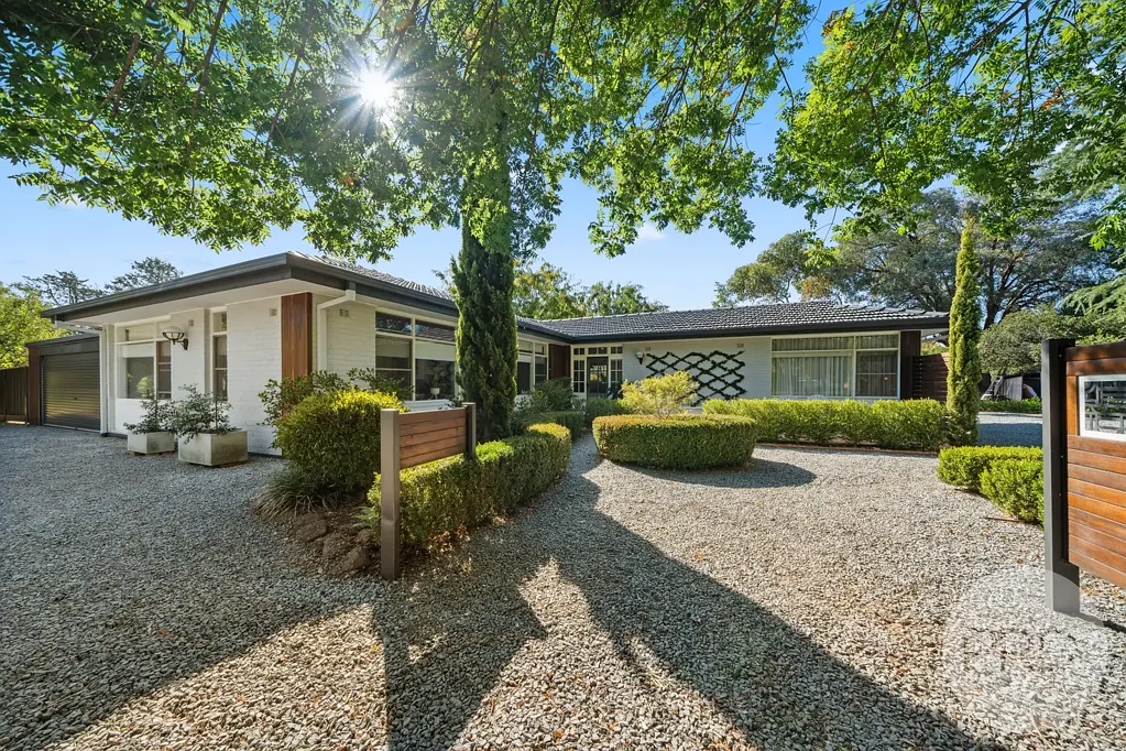11 Kyeamba Avenue, Lake Albert, NSW 2650