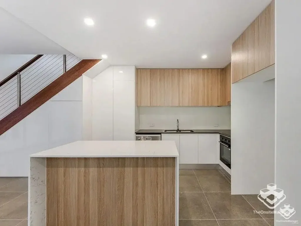 MODERN TERRANCE HOME RIGHT IN THE HEART OF ROBINA