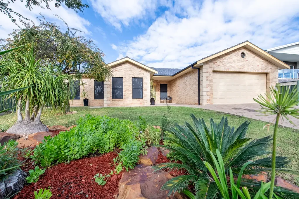 4 Handara Close, Dubbo, NSW 2830