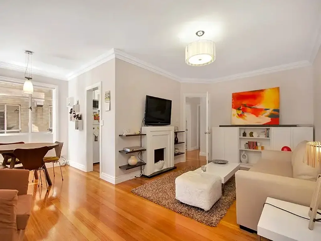 Superb 2 bedroom in ideal Location