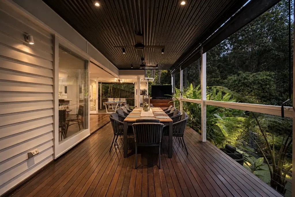 Red Hill 4房  'Summer Hill' An exclusive tropical retreat on 647sqm within Brisbane's coveted inner-city dress circle