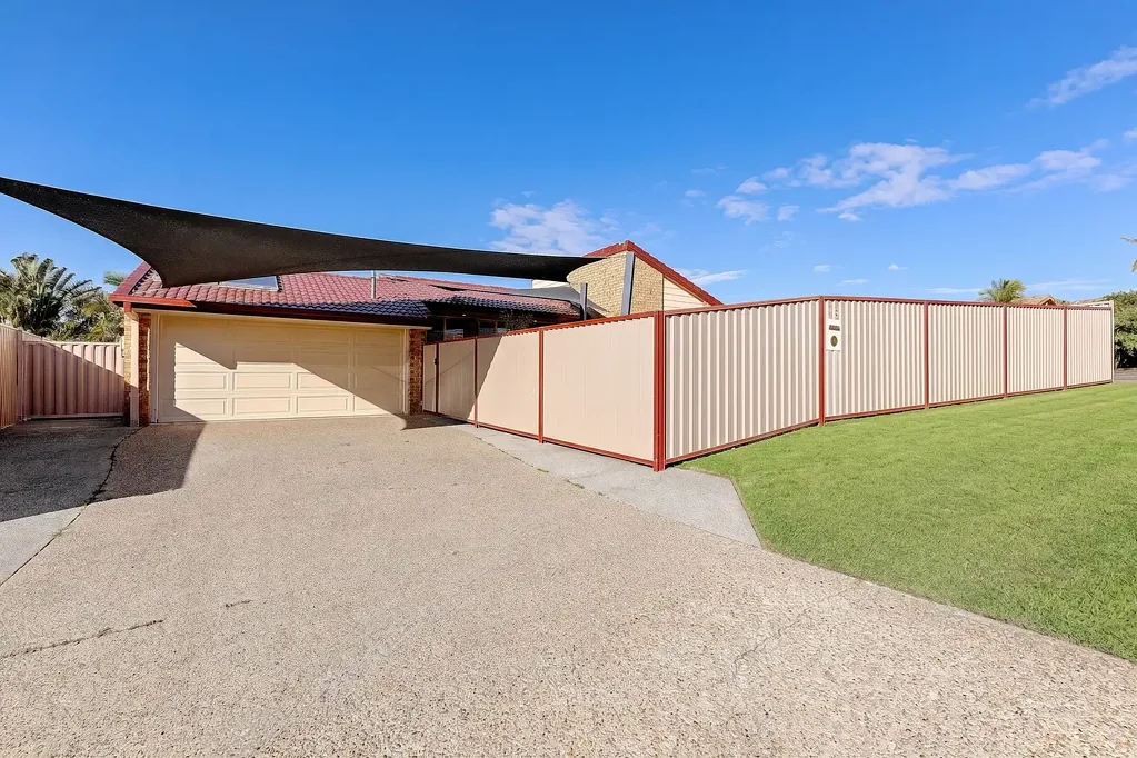 Elegant Family Living in a Peaceful Parkwood Enclave