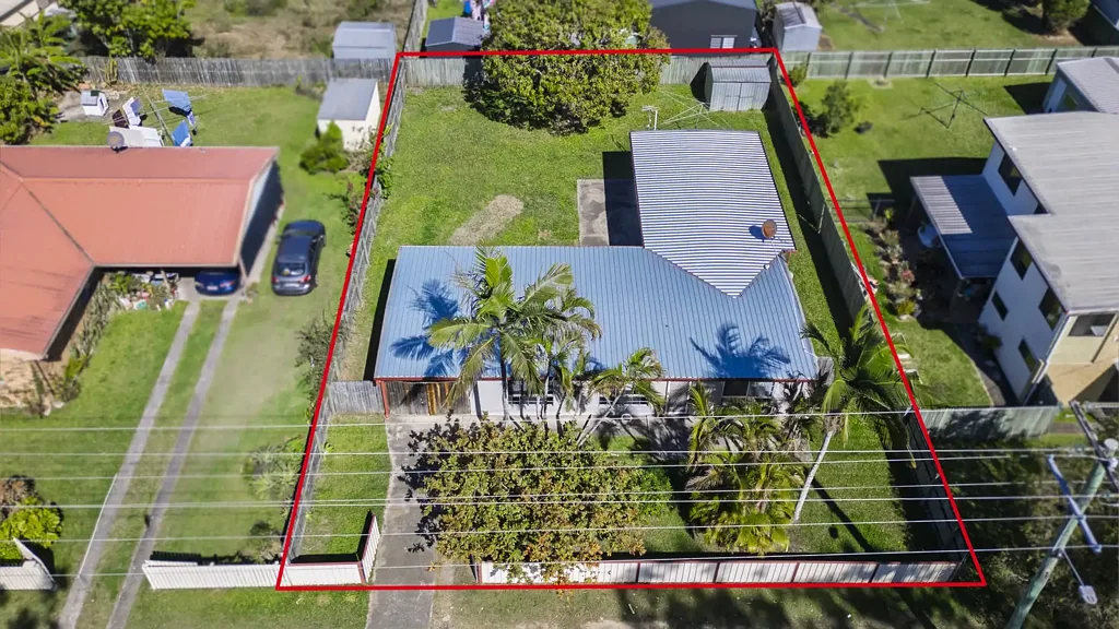Caboolture 4房  Central 4 Bedroom Home on a Large 609m² Block
