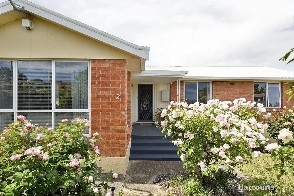 Sunny, Spacious & Beautifully Maintained Family Home