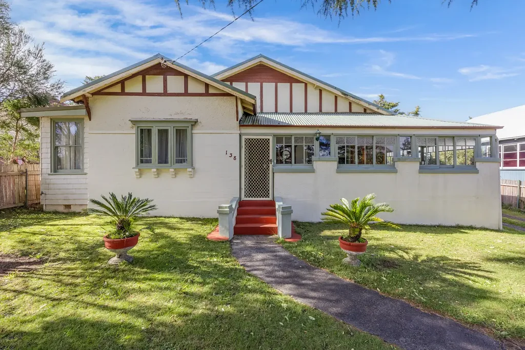 Katoomba 4Phòng ngủ Versatile Character Property with Studio & Outstanding Potential