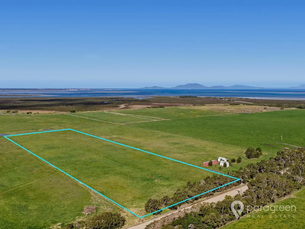 Toora 5.2 ACRE LIFESTYLE WEEKENDER