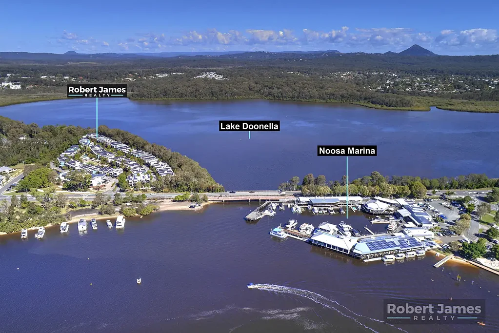 Tewantin 3chambre DUAL KEY APARTMENT - PREMIUM POSITION - WATER ASPECT OF LAKE DOONELLA