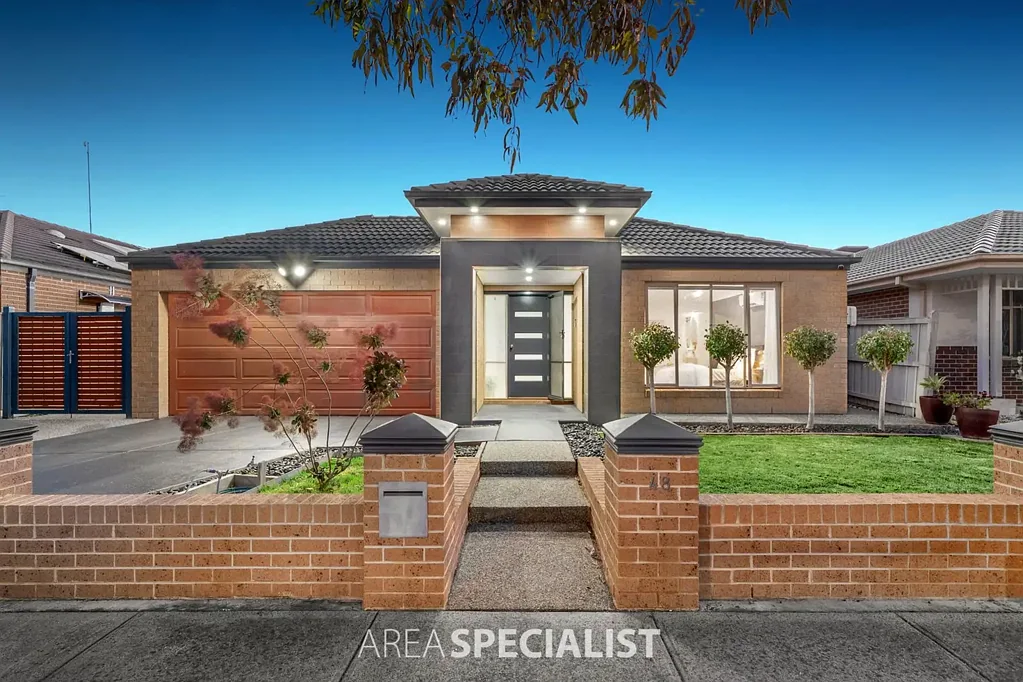 48 Bluemist Circuit, Lyndhurst, VIC 3975