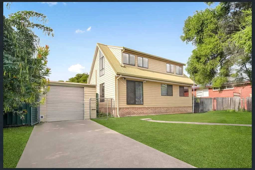 Spacious 3-Bedroom Home in Prime Kingswood Location