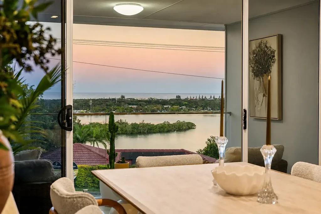 Banora Point 4ਬੈੱਡਰੂਮ Family entertainer with panoramic views