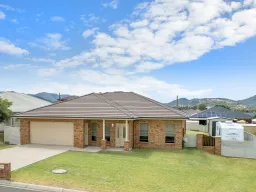 12 LILY CL, Kootingal