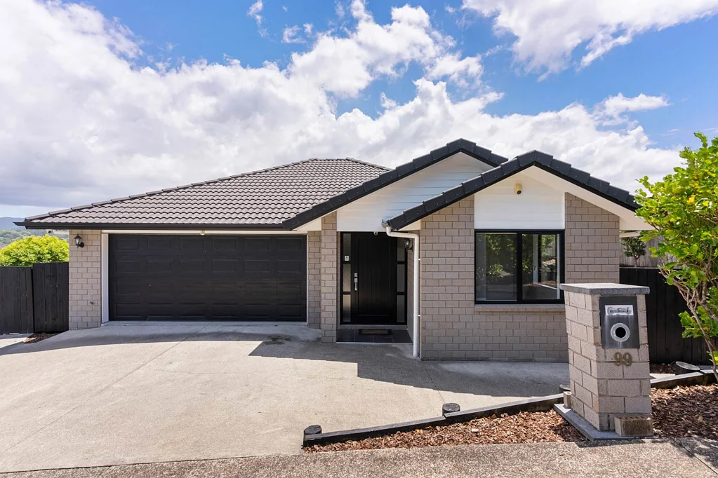 Sunnyvale 4Kwarto Brick & Tile Single Level Stunner