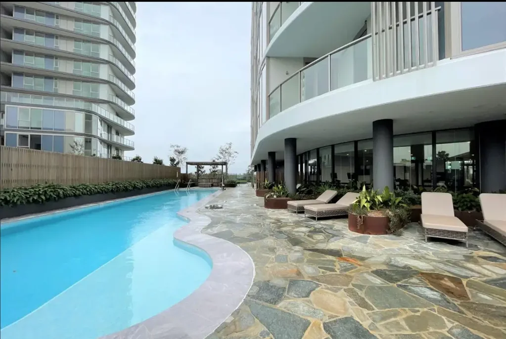 Furnished One-Bedroom Apartment in a Prime Location