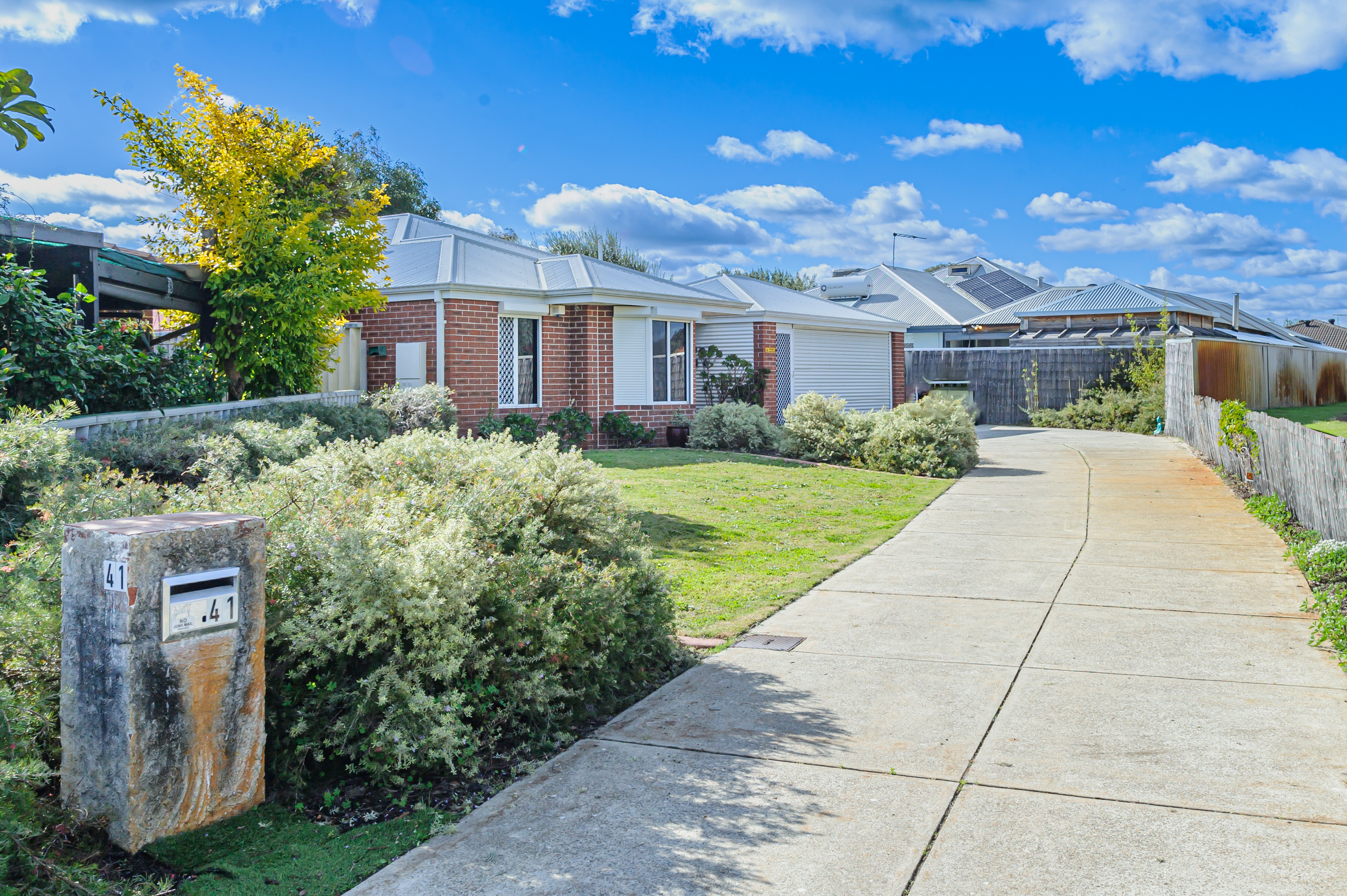 41 SIMLA PL, CAVERSHAM WA 6055, 0 rūma, 0 rūma horoi, House