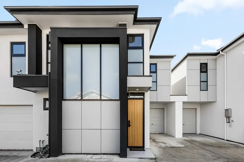 Tranmere 3Moenga CONTEMPORARY LUXURY TOWNHOUSE LIVING WITH DESIGNER FINISHES