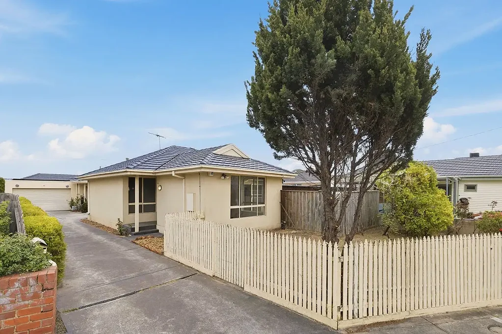 Modern 3-Bedroom Villa in Prime Clayton Location