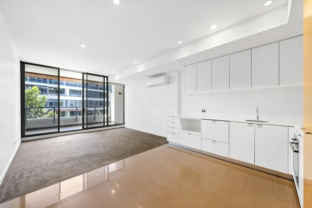 Waterloo 1 Slaapkamer OVERSIZED NORTH-FACING 1 BEDROOM APARTMENT IN PRIZED 'DIVERICTY'