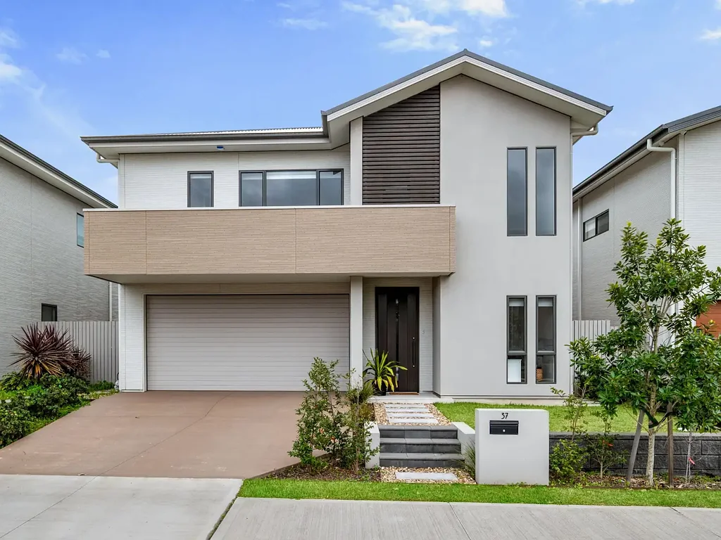 37 Ballandean Boulevard, Gledswood Hills, NSW 2557
