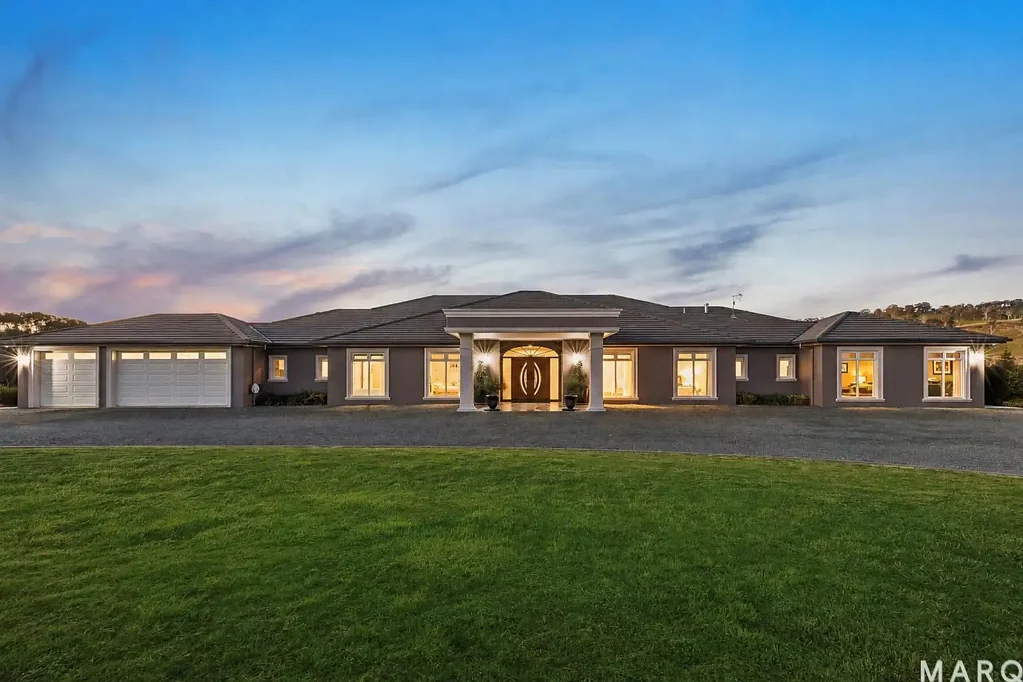 Sutton 5房  'LYRICA' -  A Landmark Sutton Estate