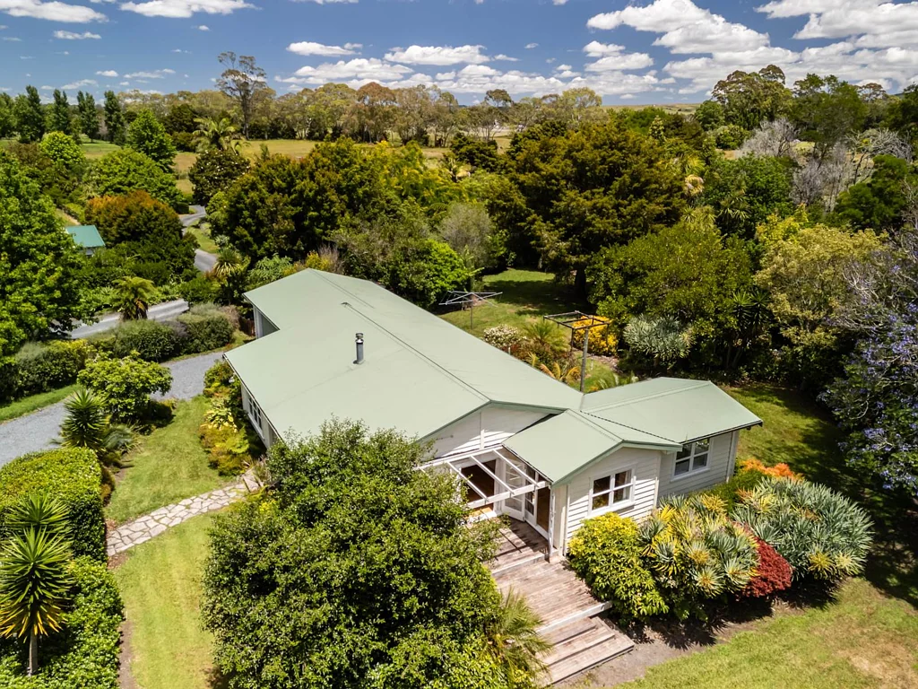 Kerikeri 3બેડરૂમ Character Home, Sheds & Landscaped Gardens