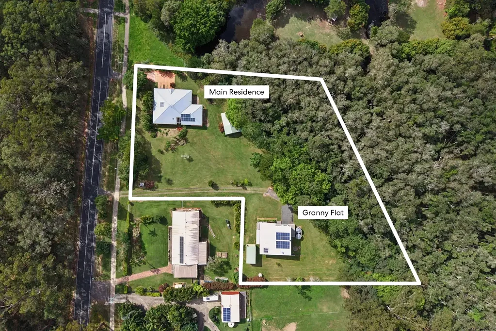 Glass House Mountains 6બેડરૂમ Dual living on 2.24 acres minutes from Glass House Mountains town centre