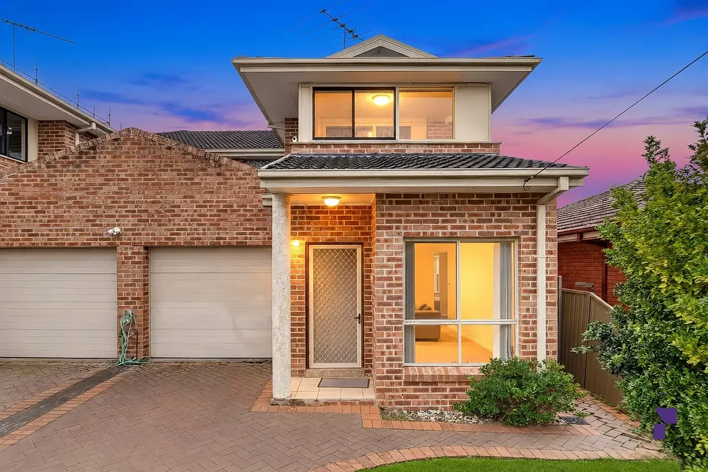 Greenacre 3બેડરૂમ Updated family home with a north-facing orientation in sought after pocket