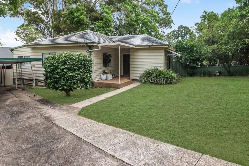 6 Stuart Mould Crescent, Lalor Park, NSW 2147