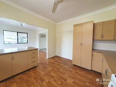 7 Carina Crescent, Clermont, QLD 4721, 3 침실, 1 욕실, House