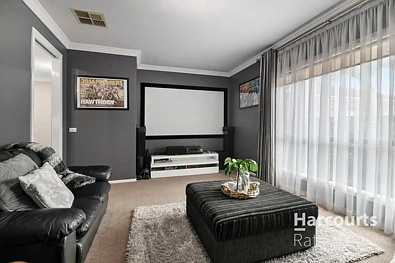 ਹੋਰ - 28 Loughton Avenue, Epping, VIC 3076