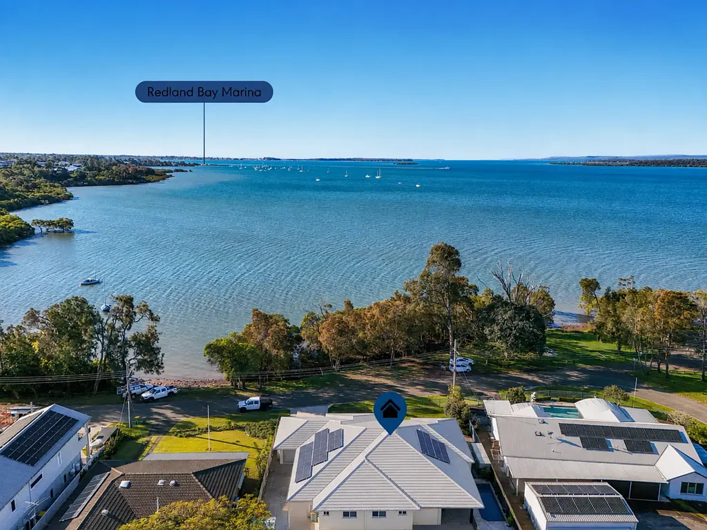 Redland Bay 5 Slaapkamer DIRECT WATERFRONT - MODERN MASTER BUILT HOME