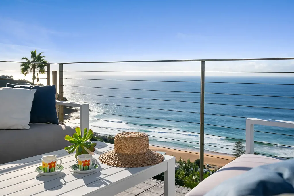 Palm Beach 3 Bedroom Effortless Cottage Retreat Above Whale Beach
