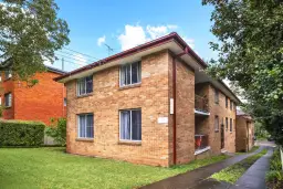 8/44 Meadow Crescent, Meadowbank