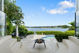 126 Honeyeater Drive, Burleigh Waters