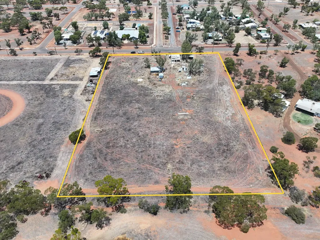 Morawa 4.2 Acres (Approx.) - Urban Development Zoning - Future Potential