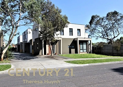 Springvale 2房 城市便利与公园美景 City Access and Parkland Views