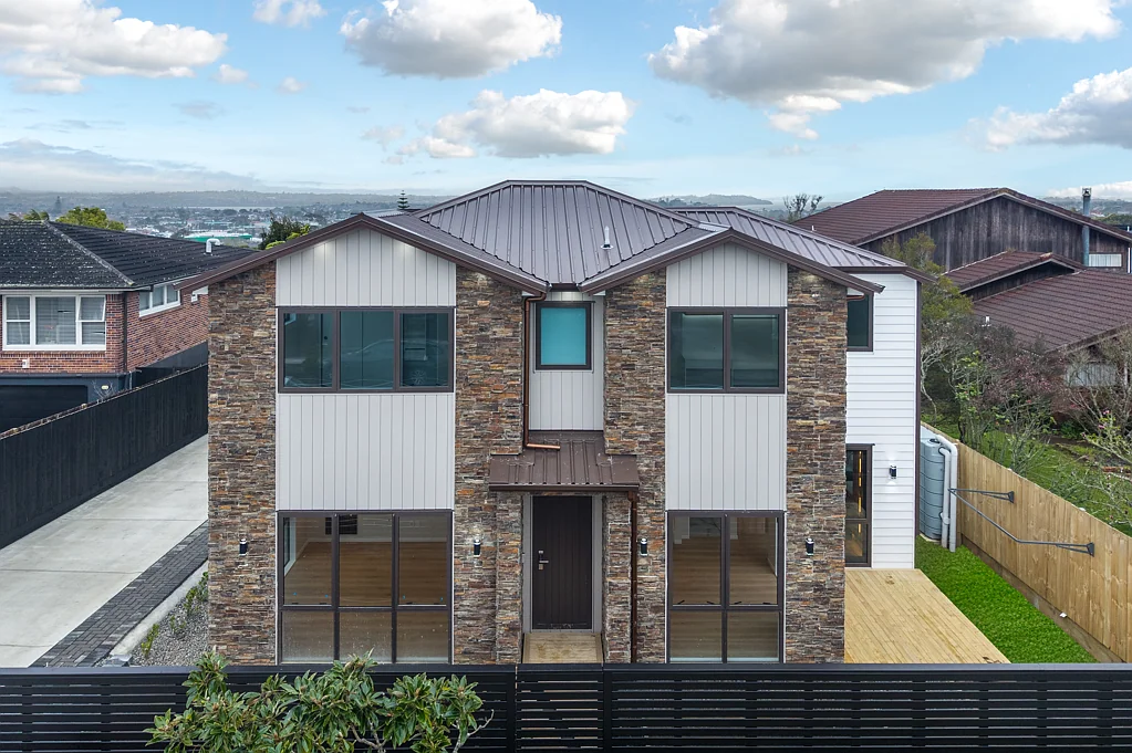 Botany Downs 4房 全新独立住宅！内进式单车库，饱览绝美海景，优质学区，空间与品质兼具！ ONLY 2 lots left - be quick!