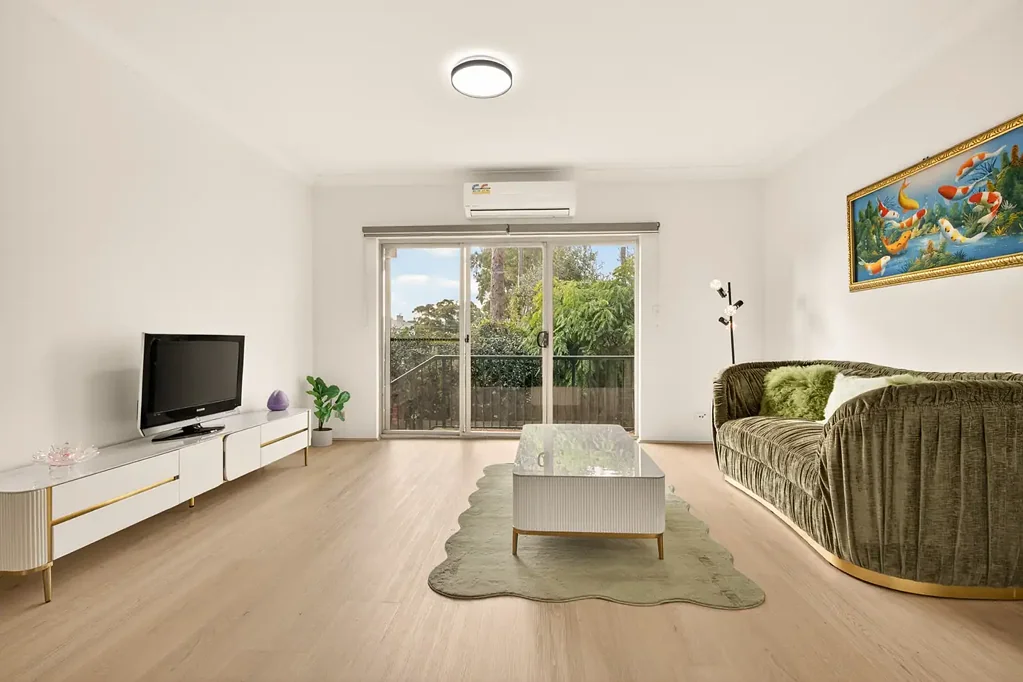 South Wentworthville 2Zimmer Boutique Brick Villa Offering Easy Care Comfort And Convenience