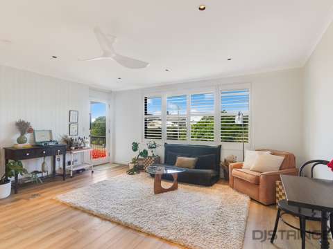Currumbin 2 Bedroom SEASIDE LIVING - a beach lovers Sanctuary'
