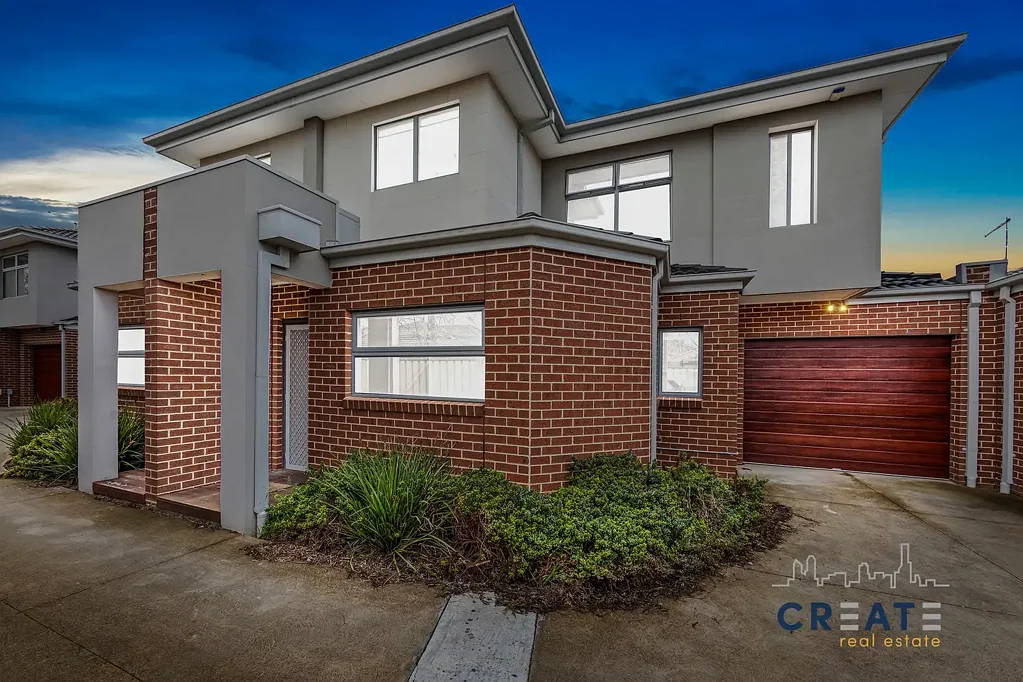 Sunshine West 2房 地理位置优越的时尚两卧室联排别墅 STYLISH 2-BEDROOM TOWNHOUSE IN CONVENIENT LOCATION
