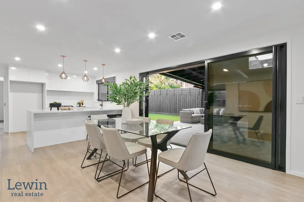 Cheltenham 5침실 Stylish Family Haven in Prized Locale