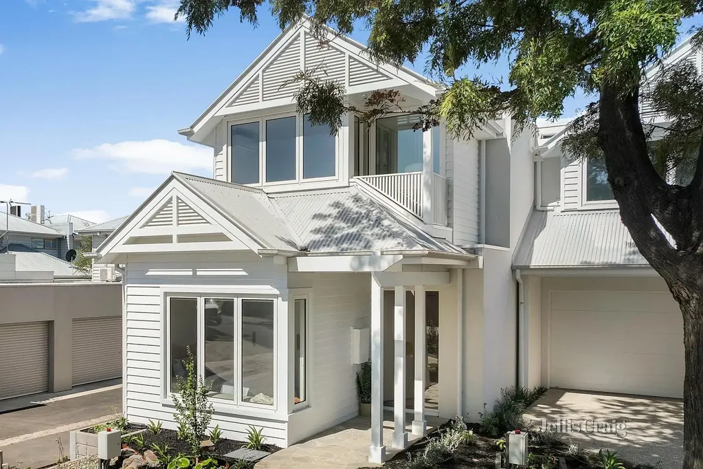 2B Latrobe Street, Newport, VIC 3015