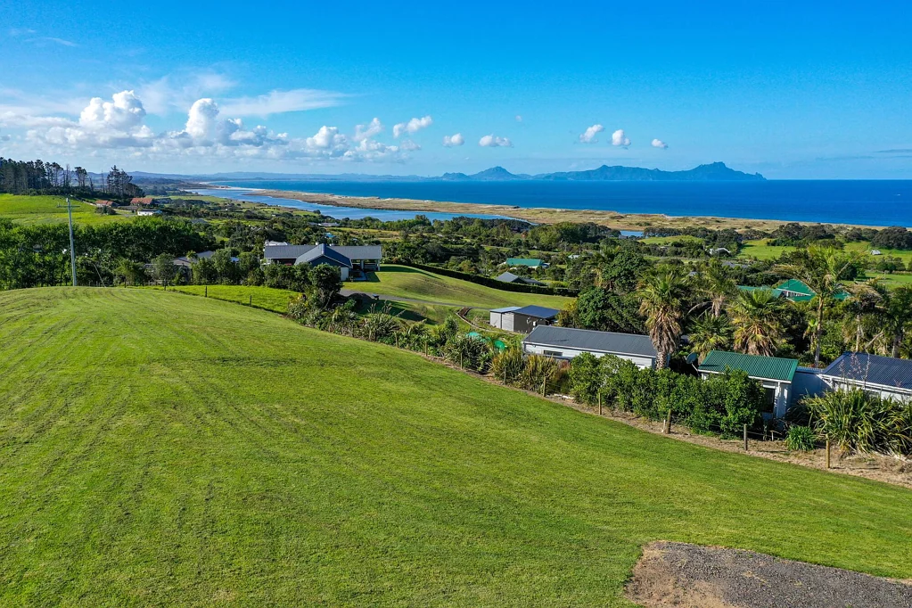 Waipu  Spectacular Coastal Views, No Covenants