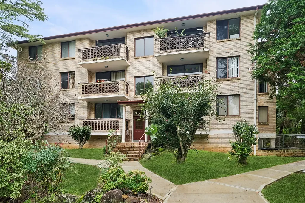 Waitara 4कमरा House-Sized Living on 176sqm | Rare 4-Bedroom Apartment with Separate Family Wing