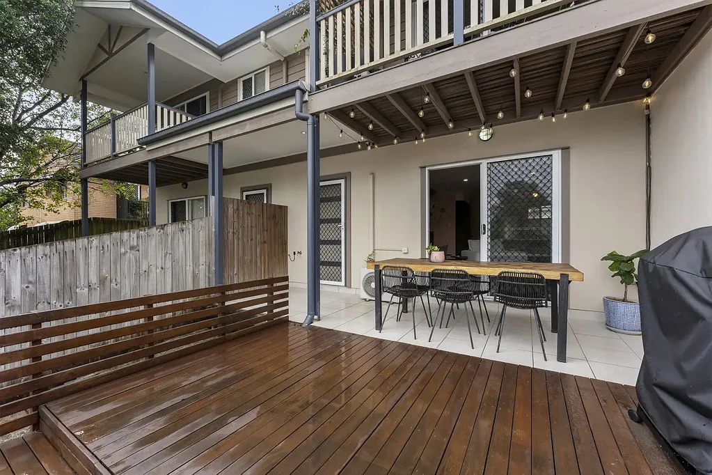 Yeronga 3 Bedroom Easy living in beautiful Yeronga