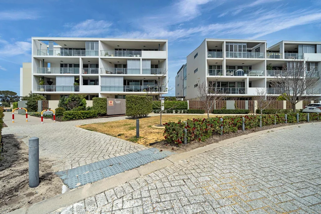 26/6 Gemstone Boulevard, Carine, WA 6020